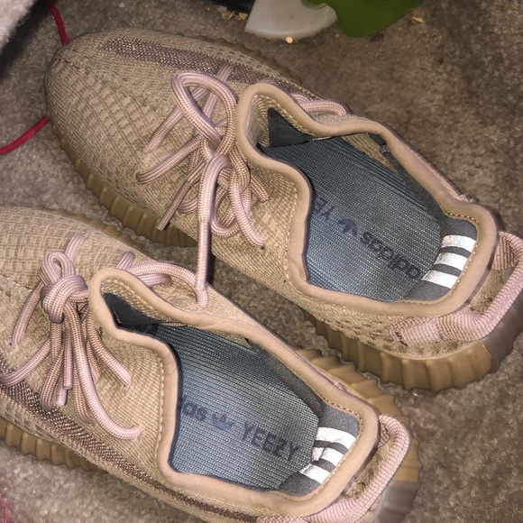 Yezzys 350s - Picture 4 of 4